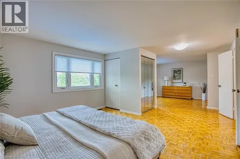 1340 Monmouth Drive Burlington ON L7P 3J6