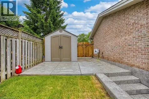 1340 Monmouth Drive Burlington ON L7P 3J6