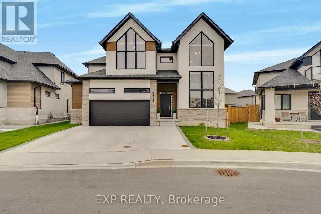 923 Stonecliffe Walk Kitchener ON N2P 0K5