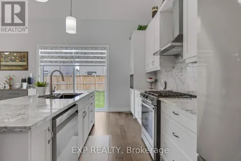 923 Stonecliffe Walk Kitchener ON N2P 0K5