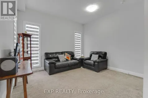 923 Stonecliffe Walk Kitchener ON N2P 0K5