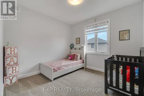 923 Stonecliffe Walk Kitchener ON N2P 0K5