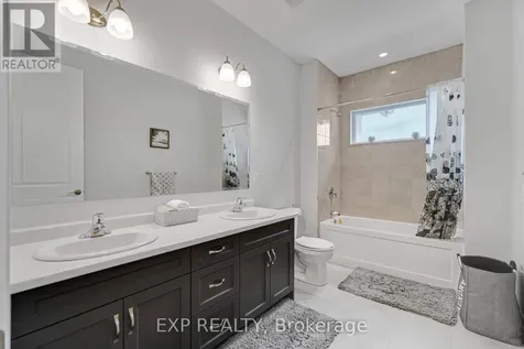 923 Stonecliffe Walk Kitchener ON N2P 0K5