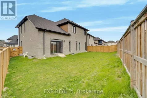 923 Stonecliffe Walk Kitchener ON N2P 0K5