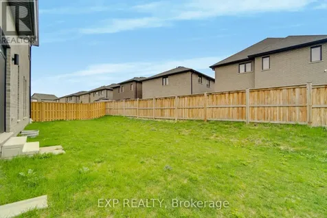 923 Stonecliffe Walk Kitchener ON N2P 0K5