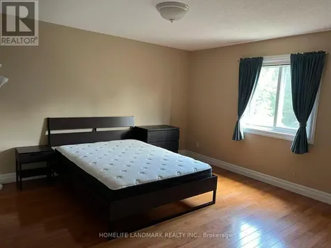 579 Violet Street Waterloo ON N2V 2V6