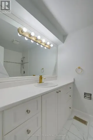 417 Keats Way Waterloo ON N2L 5S7