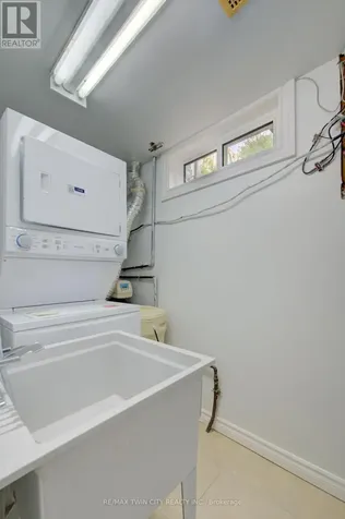 417 Keats Way Waterloo ON N2L 5S7