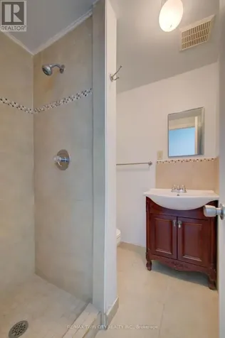 417 Keats Way Waterloo ON N2L 5S7