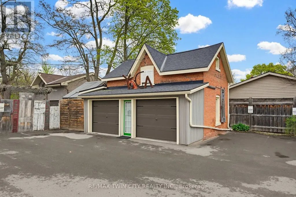 105 Brant Avenue Brantford ON N3T 3H4