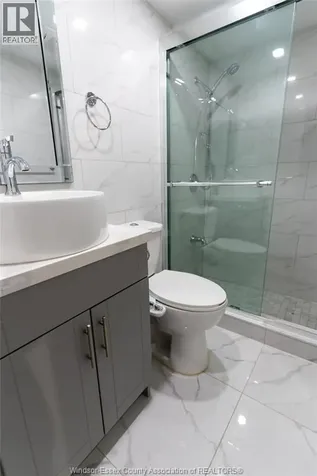 765 Dougall Avenue Windsor ON N9A 4P9