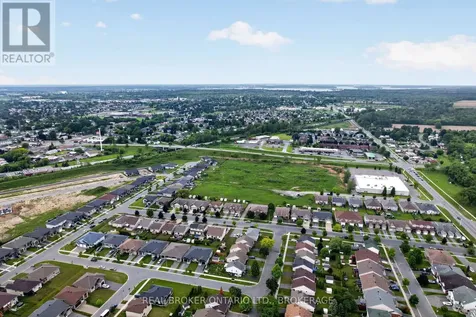 83 Sunset Boulevard Cornwall ON K6H 7M3