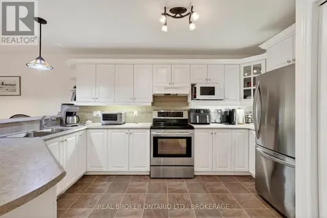 83 Sunset Boulevard Cornwall ON K6H 7M3