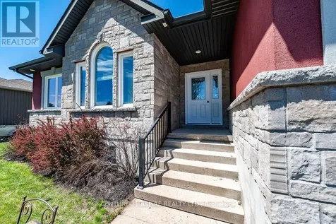 7 Nick Street Petawawa ON K8H 0B7
