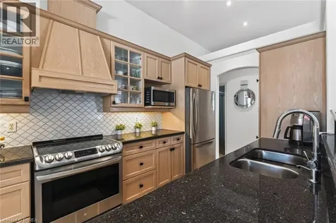 62 Varley Crescent Brantford ON N3R 7Z7