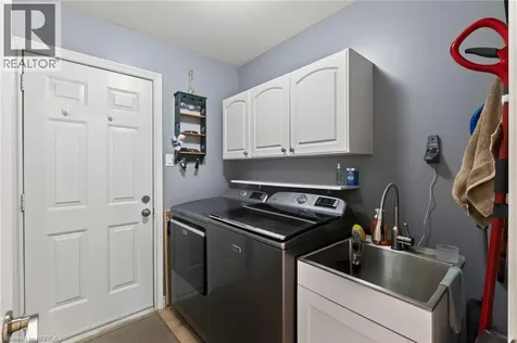 62 Varley Crescent Brantford ON N3R 7Z7