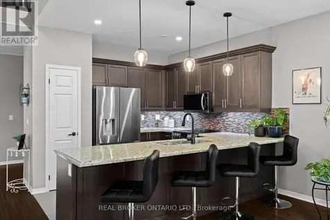 3321 Beach Club Boulevard Severn (west Shore) ON L3V 0E1