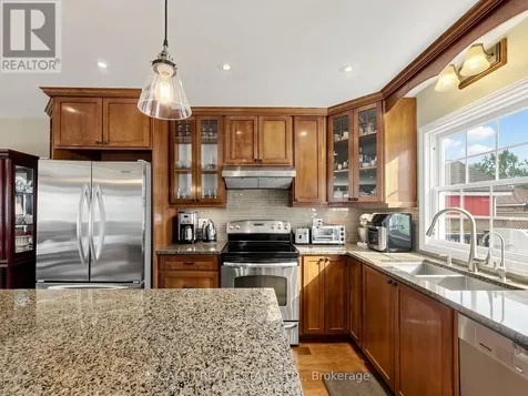 36 Elmvale Boulevard Whitchurch-stouffville ON L4A 2Y3
