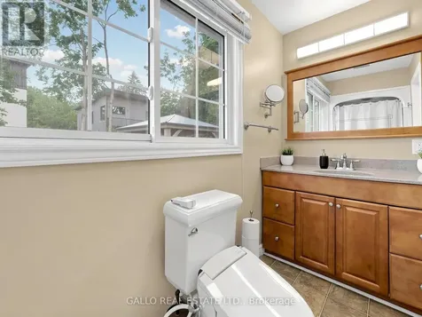 36 Elmvale Boulevard Whitchurch-stouffville ON L4A 2Y3