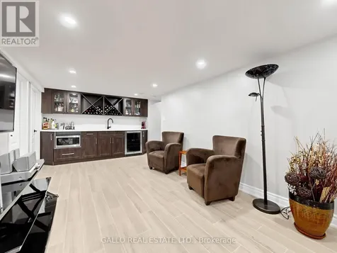 36 Elmvale Boulevard Whitchurch-stouffville ON L4A 2Y3