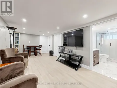 36 Elmvale Boulevard Whitchurch-stouffville ON L4A 2Y3
