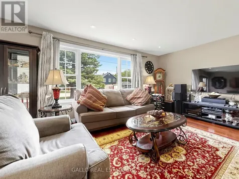 36 Elmvale Boulevard Whitchurch-stouffville ON L4A 2Y3