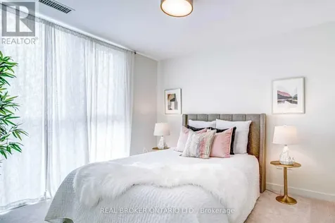 168 Sabina Drive Oakville (go Glenorchy) ON L6H 0W5
