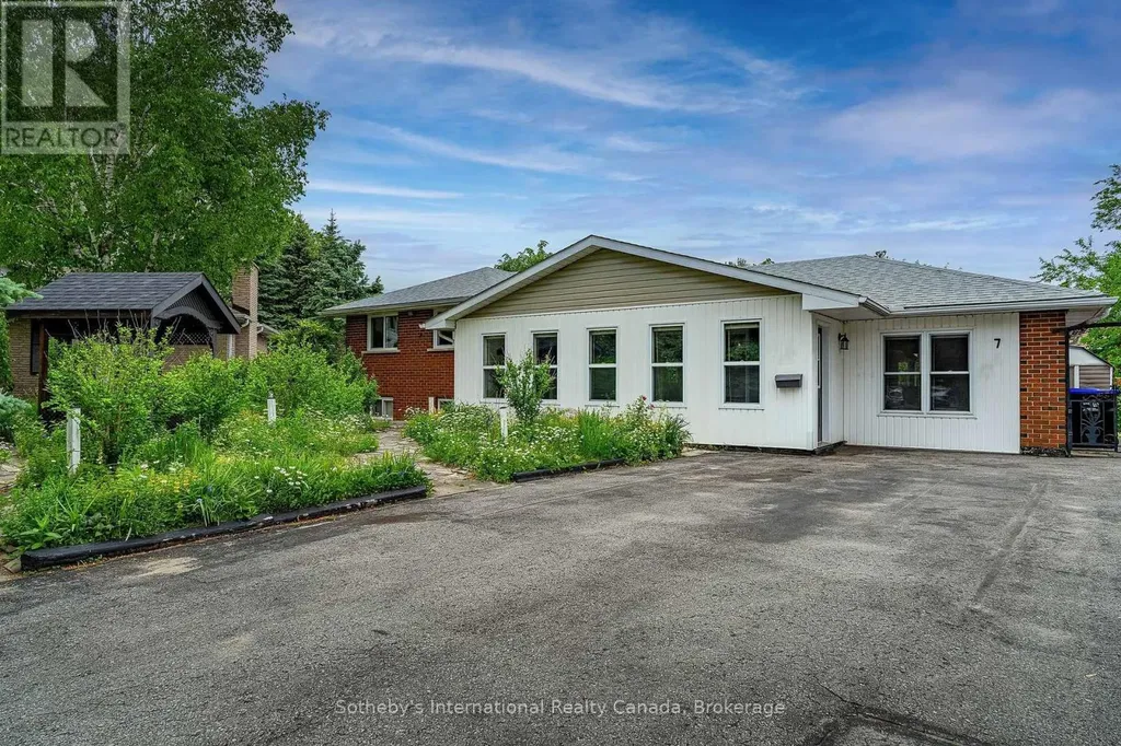 7 Whipps Court Collingwood ON L9Y 4B7
