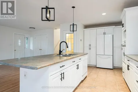 7 Whipps Court Collingwood ON L9Y 4B7