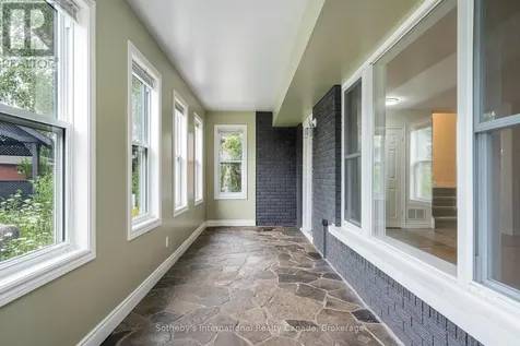 7 Whipps Court Collingwood ON L9Y 4B7
