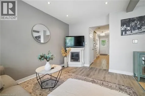 39 Pinewoods Drive Stoney Creek ON L8J 3Z4