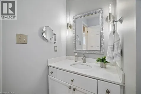 39 Pinewoods Drive Stoney Creek ON L8J 3Z4
