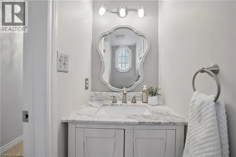 39 Pinewoods Drive Stoney Creek ON L8J 3Z4