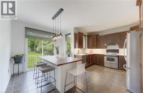 725 Zurich Drive Waterloo ON N2V 2V4