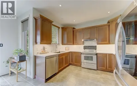 725 Zurich Drive Waterloo ON N2V 2V4