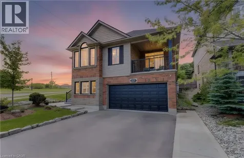 725 Zurich Drive Waterloo ON N2V 2V4