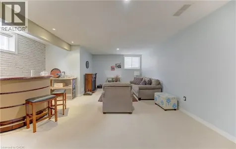 725 Zurich Drive Waterloo ON N2V 2V4