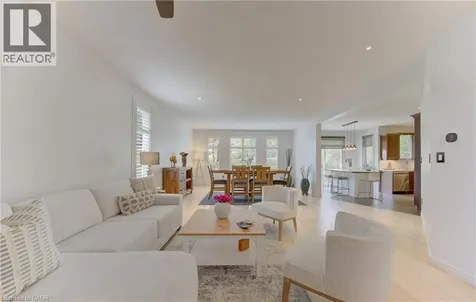 725 Zurich Drive Waterloo ON N2V 2V4