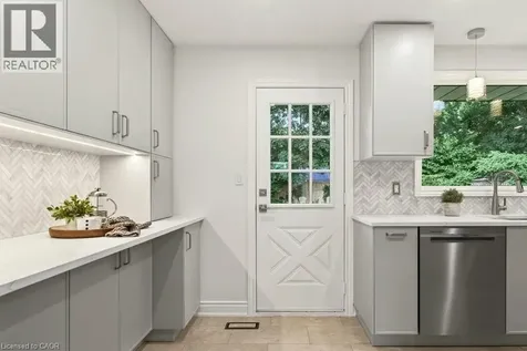 417 Meadowhill Road Burlington ON L7L 3L5
