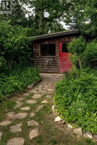 417 Meadowhill Road Burlington ON L7L 3L5