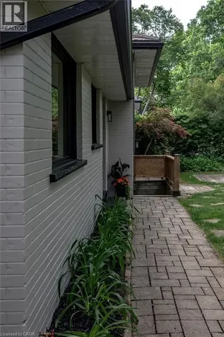 417 Meadowhill Road Burlington ON L7L 3L5
