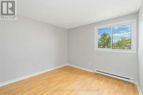 3103 Armada Avenue Ottawa ON K1T 1T6
