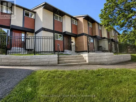 19 Mcclintock Way Ottawa ON K2L 2A3