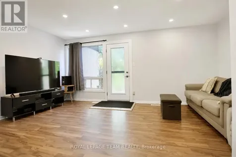 19 Mcclintock Way Ottawa ON K2L 2A3