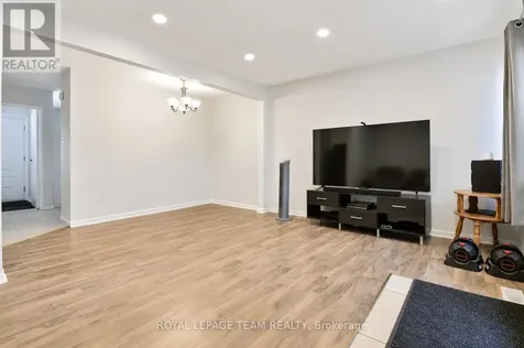 19 Mcclintock Way Ottawa ON K2L 2A3