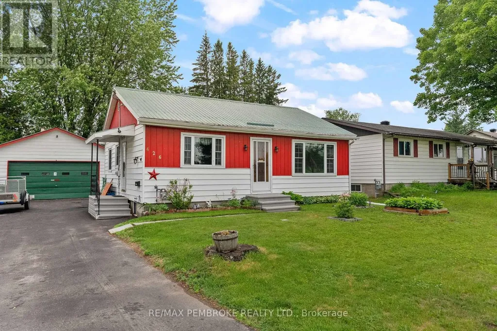 626 Stafford Street Laurentian Valley ON K8A 6T8