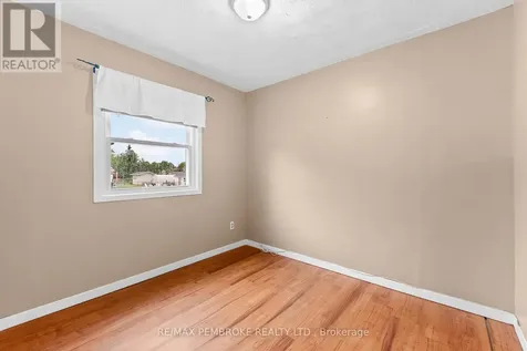 626 Stafford Street Laurentian Valley ON K8A 6T8