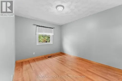 626 Stafford Street Laurentian Valley ON K8A 6T8