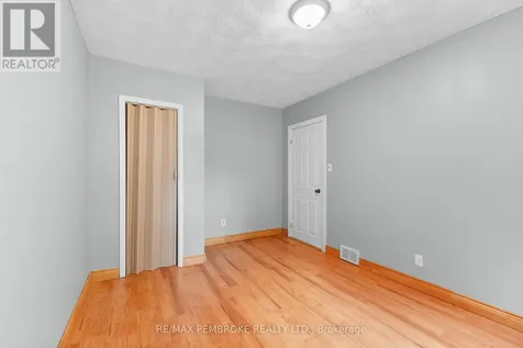 626 Stafford Street Laurentian Valley ON K8A 6T8