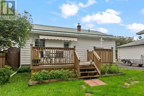 626 Stafford Street Laurentian Valley ON K8A 6T8